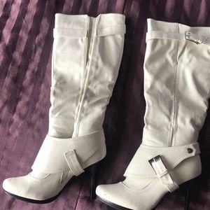 Women’s Boots Size 8